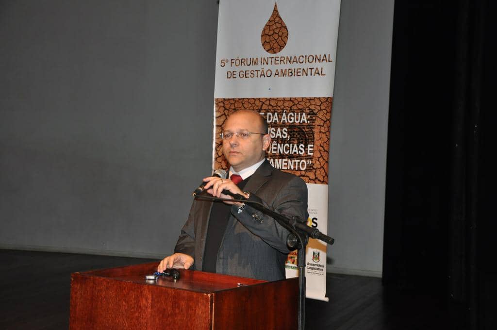 Eduardo Viegas foi o primeiro palestrante do evento