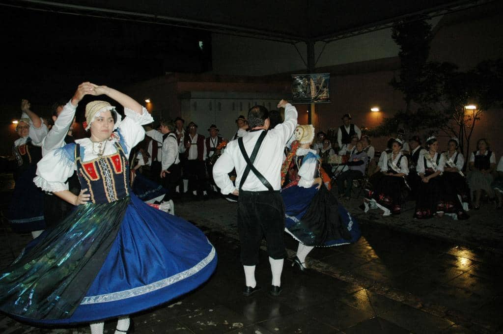 Apresentações do Grupo de Danças Kirchleinburg... 