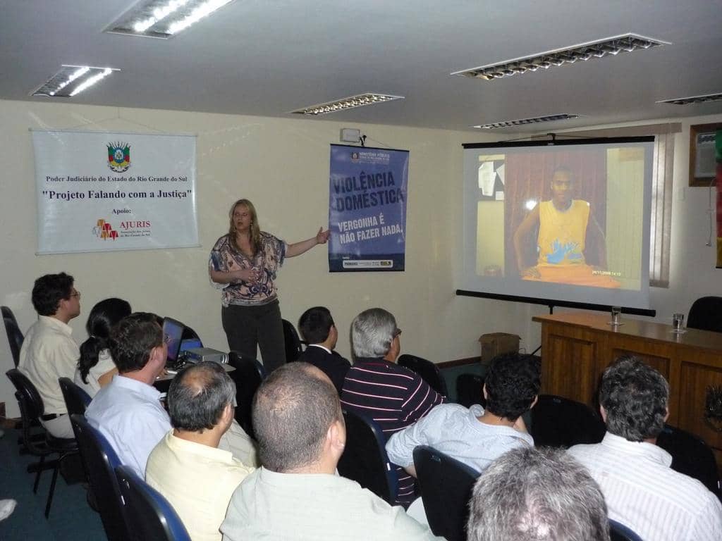 Ivana Machado Battaglin explica objetivos do Projeto 