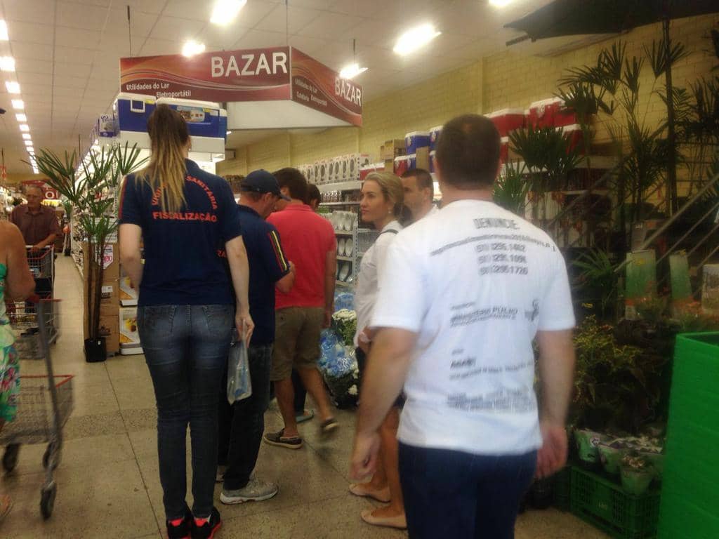 Supermercado Leve Mais recebeu auto de infração por produtos sem identificação de procedência
