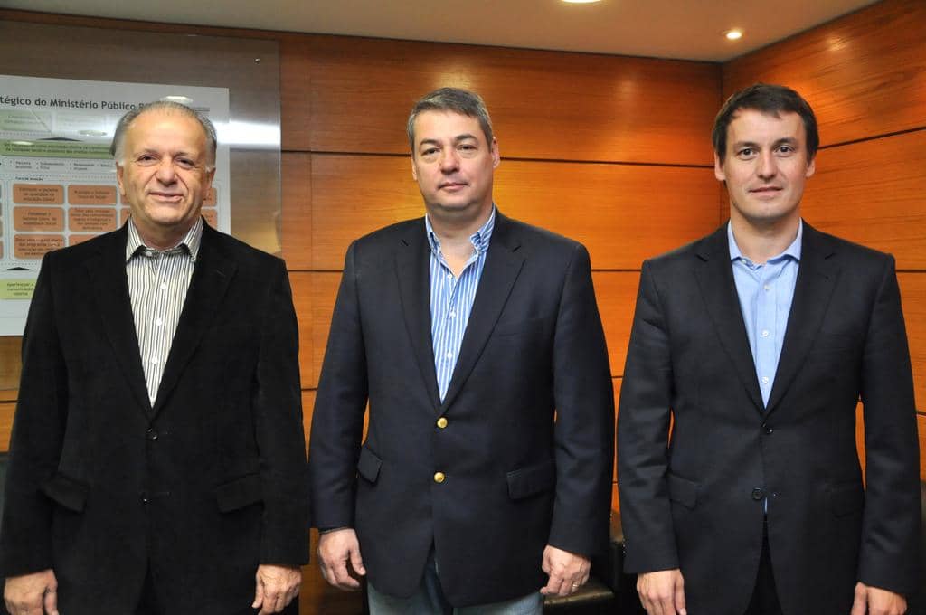 Antônio Carlos de Avelar Bastos, Eduardo de Lima Veiga e Fabiano Dallazen