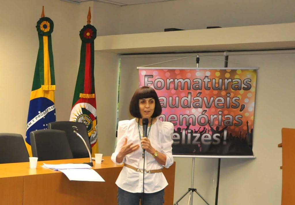 Maria Regina Azambuja noticiou sobre as ações na reunião do Fórum do Álcool