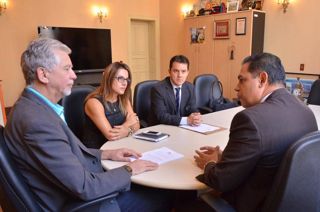 Reunião ocorreu no gabinete do Prefeito de Porto Alegre
