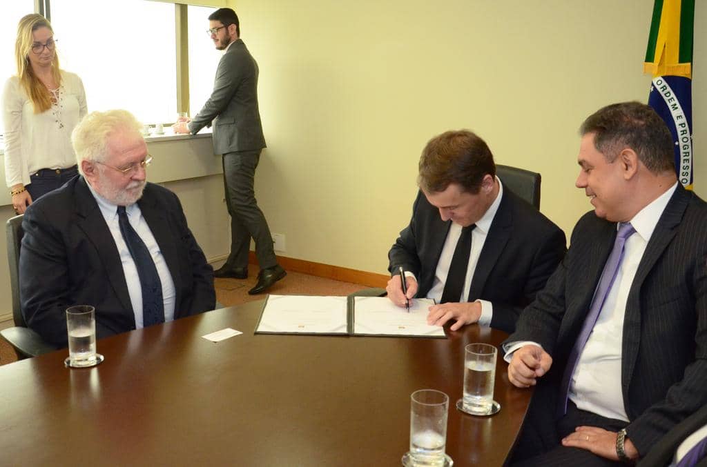 PGJ assinou protocolo de intenções e termo de cooperação com a Unisinos