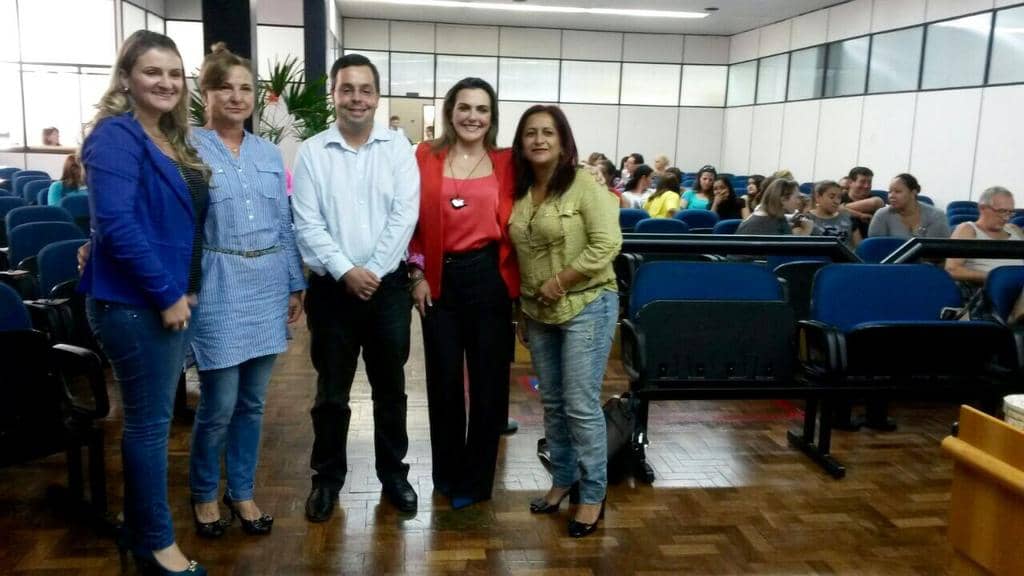 Promotores João Paulo Cardozo e Ana Cristina Ferrareze Cirne Cirne (ao centro)