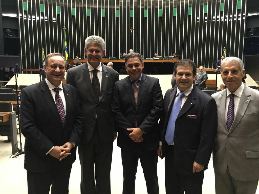 PGJ com Vieira da Cunha e os Deputados Afonso Motta, Pompeo de Mattos e José Fogaça
