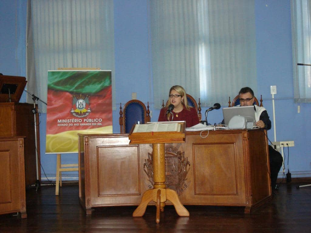 Promotora Dinamárcia Oliveira durante audiência pública
